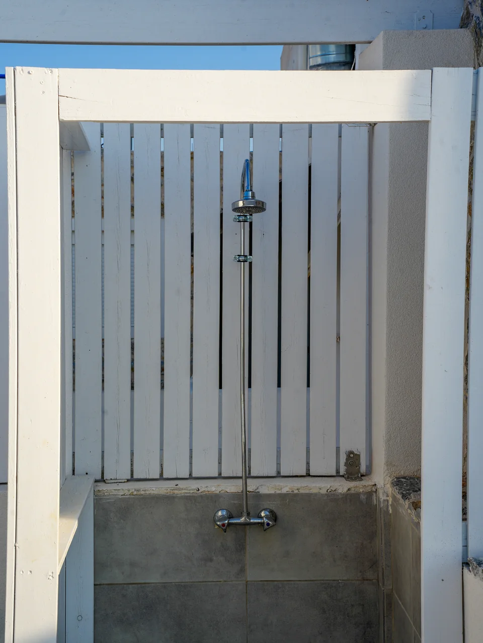 Outdoor shower on the private roof terrace